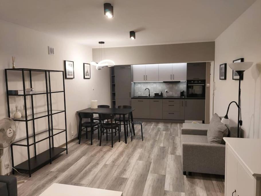 Uroczy Apartament W Scislym Centrum Gizycka 기지크코 외부 사진